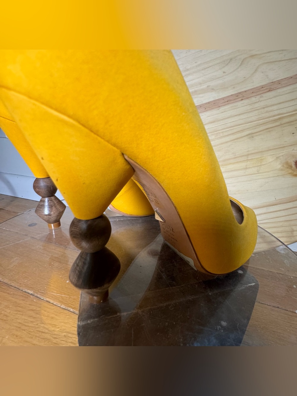 Yellow Pointed-Toe Women’s Pumps - Picture 7 of 10